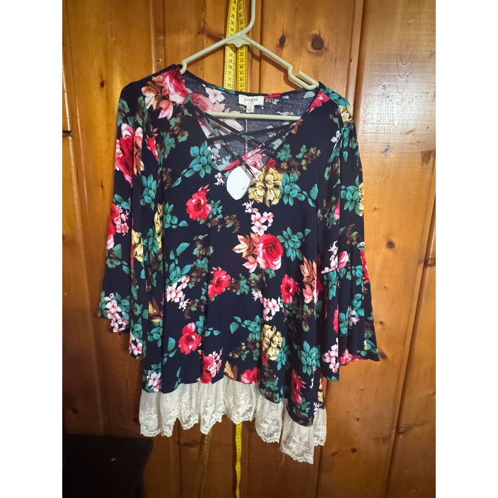Umgee Navy Floral Bell Sleeve Lace Trim Strappy V-Neck Blouse Small NWT